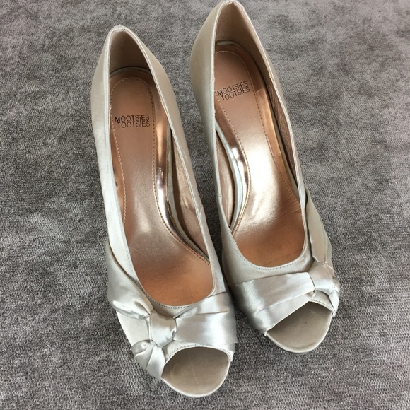 Mootsies Tootsies Shoes - Mootsies Tootsies Silver Fabric "Mobrigg" Heels